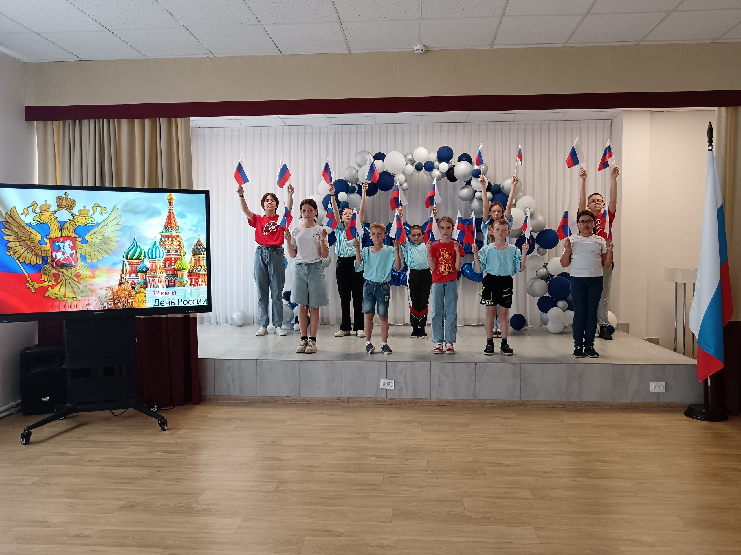 Флешмоб &amp;quot;Россия мы дети твои&amp;quot;.